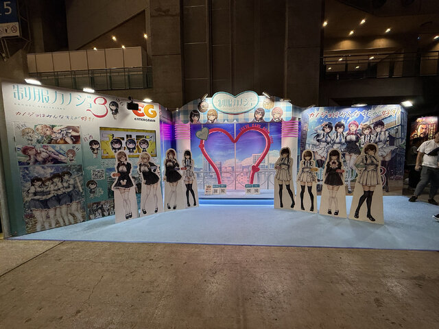 【コスプレ】めちゃキュートな下級生カノジョがお出迎え！セーラー服の博多美人と“いちゃいちゃ”できる『制服カノジョ3』ブースレポ【TGS2025】