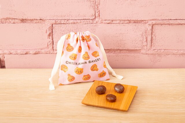 「ちいかわベーカリー」1周年記念！報酬袋焼きなど個性的なパンやオリジナルグッズ販売ほか、さまざまなノベルティがもらえる企画を実施