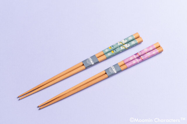 冬を楽しむ「ムーミン」たちにほっこり！アームグローブやひざ掛けなど季節感ある新グッズ「スノーウィーウェイホーム」が順次発売