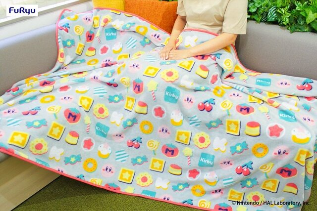 カービィと一緒におうちでゴロゴロ…大きな毛布と約40cmのぬいぐるみがプライズに登場