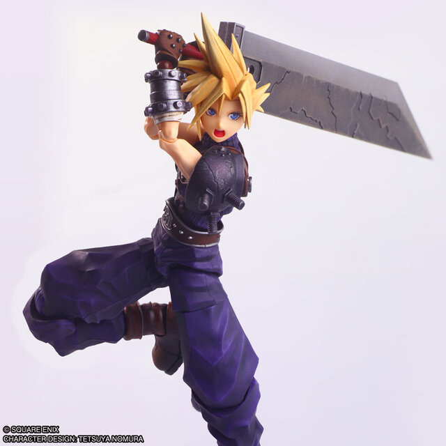 『FF7』パレオまとった水着エアリスが美しい…！可動するクラウドからティファまで、3人のフィギュアが予約受付中