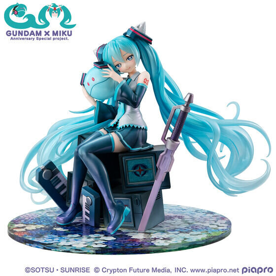 ガンダム45周年「初音ミク」×「ダブルオーガンダム」が1/7スケールフィギュア化！イラストレーター・Ixy氏によるイラストを繊細に表現