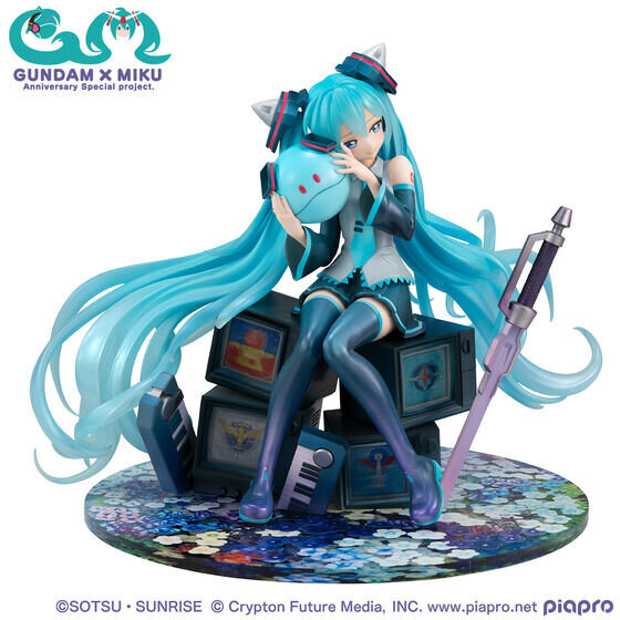 ガンダム45周年「初音ミク」×「ダブルオーガンダム」が1/7スケールフィギュア化！イラストレーター・Ixy氏によるイラストを繊細に表現