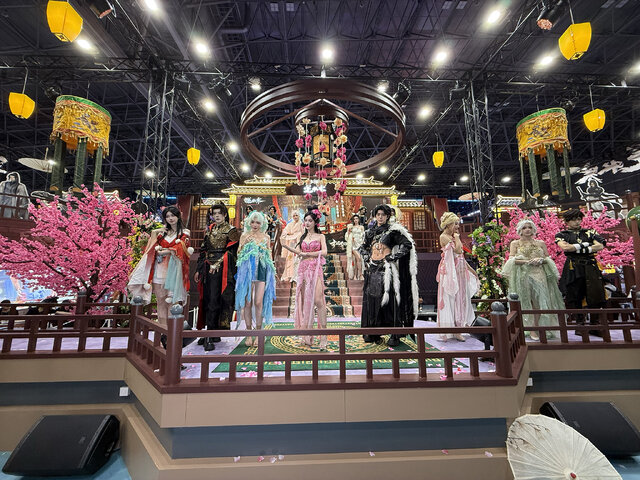 【コスプレ】理性が吹き飛ぶ！スタイル抜群な中国美女レイヤーまとめ━『無限大』『カレイドライダー』などゲームキャラを完全再現【TGS2025】