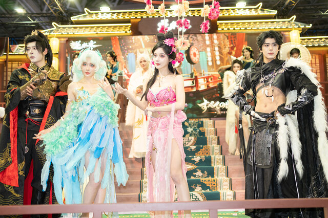 【コスプレ】中国ドラマのような美男美女が大集結！『逆水寒』ブースが豪華絢爛すぎて別世界だった【写真36枚】