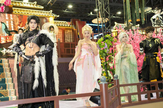 【コスプレ】中国ドラマのような美男美女が大集結！『逆水寒』ブースが豪華絢爛すぎて別世界だった【写真36枚】