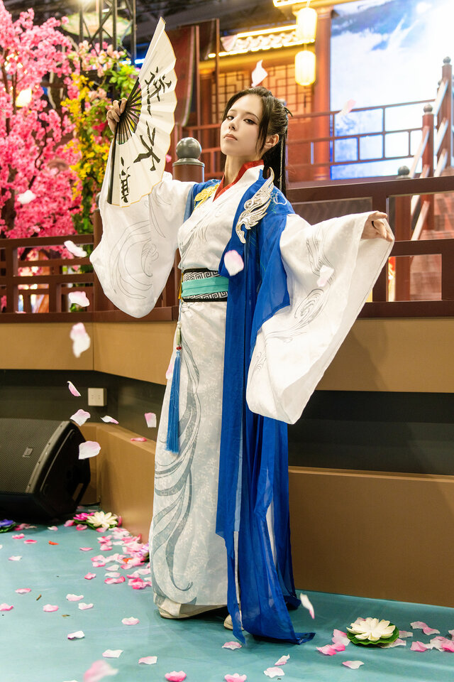 九灵／天海せな（X：@senanana_cos）