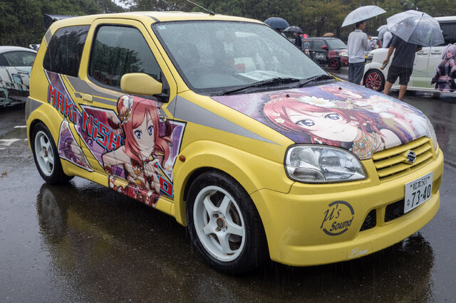 人気VTuberにウマ娘、初音ミクまで！雨にも負けなかった痛車＆痛バイクを取材【第九回 天下無双 東西最強痛車決戦 フォトレポ】