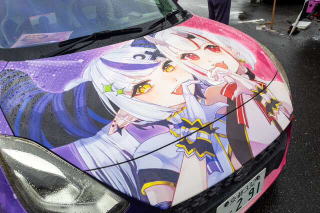 常闇トワ様の「マツダ3」に輪堂千速のヤマハバイクも！岐阜に集まったホロライブの痛車・痛バイクまとめ【第九回 天下無双 東西最強痛車決戦 フォトレポ】