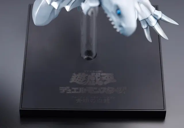 「遊戯王」より「青眼の白龍」が新ブランド「OSHI WORKS」で立体化！リーズナブルながらもハイクオリティ、専用台座にも注目