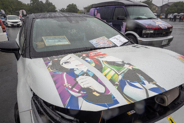 『ウマ娘』の痛車が集結！雨に負けない躍動感を放つ【第九回 天下無双 東西最強痛車決戦 フォトレポ】