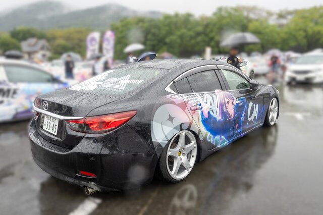 「アイマス」「ラブライブ」「バンドリ」の痛車が集結！キラキラした姿に注目【第九回 天下無双 東西最強痛車決戦 フォトレポ】