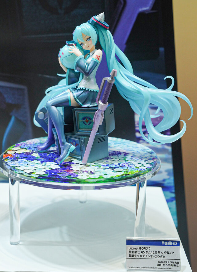 「HG ストフリ弐式」に「サンドロック改」、ガンダム45周年の「初音ミク×ダブルオーガンダム」フィギュアまで新作目白押し！【イベントレポート】