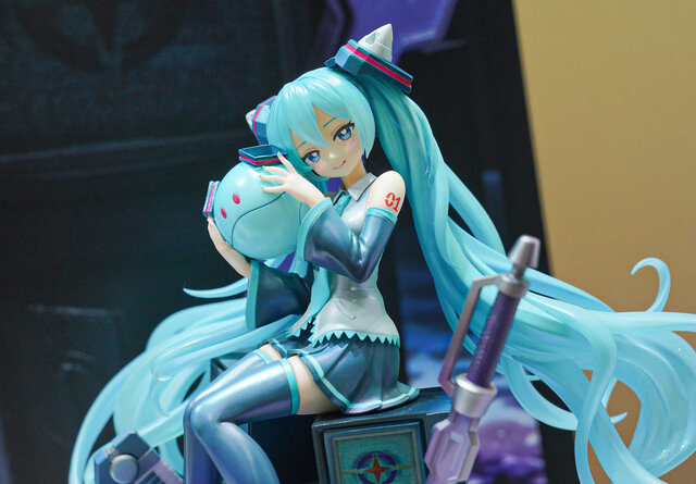 「HG ストフリ弐式」に「サンドロック改」、ガンダム45周年の「初音ミク×ダブルオーガンダム」フィギュアまで新作目白押し！【イベントレポート】