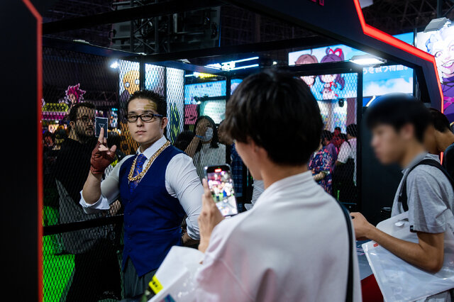 ナイトマーケットの店員『VALORANT』／でれごり（X：@gori_cos）