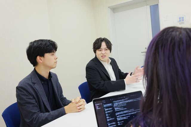 難解な局面を親切&分かりやすく伝えるテク―『シャドバ』公式大会でお馴染みの解説陣「まる」×「海老原」が語るこだわりと、配信がもっと楽しくなる裏側
