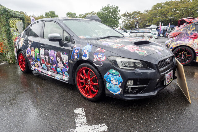 ベンツやレクサス、往年のスポーツカーまで集結！雨に負けじと会場を盛り上げた痛車まとめ【第九回 天下無双 東西最強痛車決戦 フォトレポ】