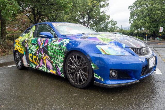 ベンツやレクサス、往年のスポーツカーまで集結！雨に負けじと会場を盛り上げた痛車まとめ【第九回 天下無双 東西最強痛車決戦 フォトレポ】