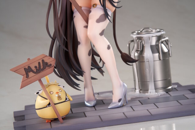 目のやり場に困るミルクメイド柄ビキニ…！『アズレン』より「樫野」が着せ替え衣装「フレッシュ＆スウィート！」の姿で立体化