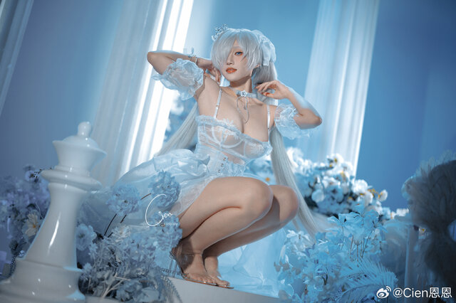 シンデレラ／Cien恩恩（X：@Cien_jiangsien、Weibo：Cien恩恩）