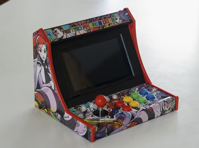 スイッチがアーケード筐体に早変わり！？自宅でゲーセン気分が味わえる「レトロアーケードドック」、クラファン開始4分で目標金額達成