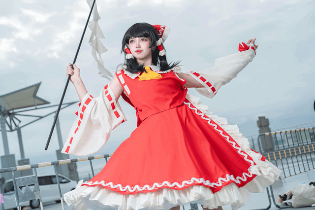 博麗霊夢／東雲まりあ（X：@Usamochi_love）