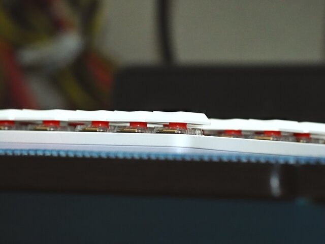 これは“綾華推し”にとって最高の神器かもしれない―「ロジクールG」×『原神』コラボのキーボード&ヘッドセット“神里綾華特別モデル”を触ってみた！