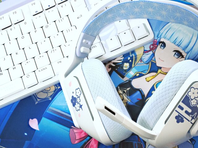これは“綾華推し”にとって最高の神器かもしれない―「ロジクールG」×『原神』コラボのキーボード&ヘッドセット“神里綾華特別モデル”を触ってみた！