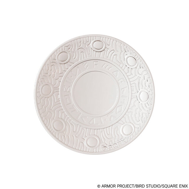 『ドラゴンクエスト』新作くじ発売！メタリックブルーに輝く「ロトの兜」や、「序曲」が流れるスライムめざまし時計などファン必見