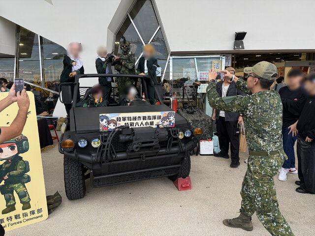 台湾の本物の軍隊が出展