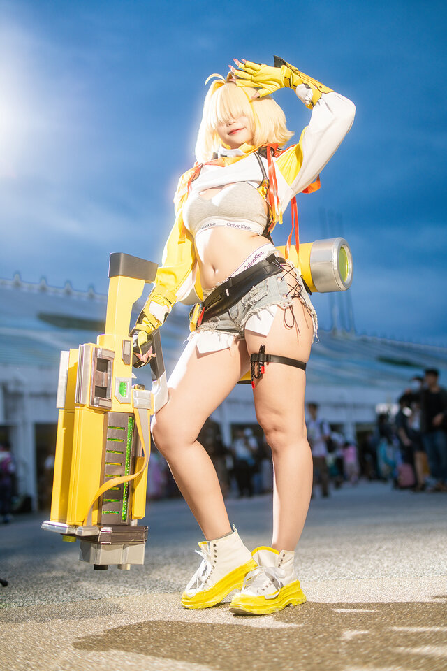 エレグ『勝利の女神：NIKKE』／Kadorin 仁美（Instagram：kadorin.hitomi）【タイ】