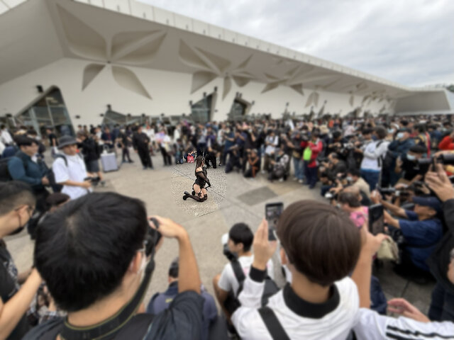 囲み撮影の様子