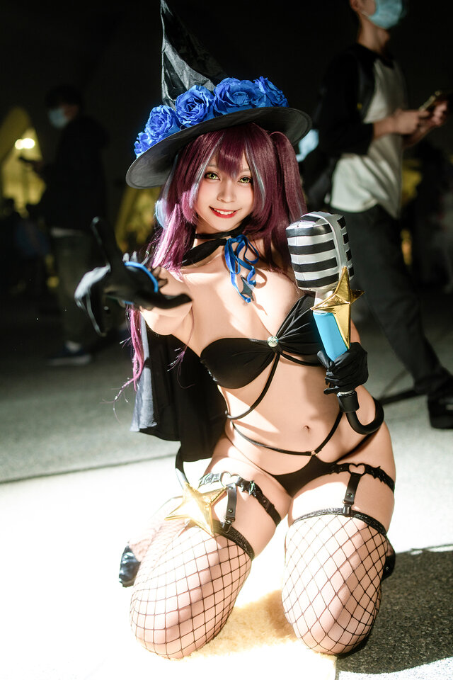 阿古屋真珠（eeo Store 池袋本店コラボ衣装）「魔法少女にあこがれて」／Kadorin 仁美（Instagram：kadorin.hitomi）【タイ】