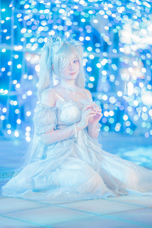 シンデレラ／りょうら（X：@ryoracos）、撮影：null（X：@Null_Niente）