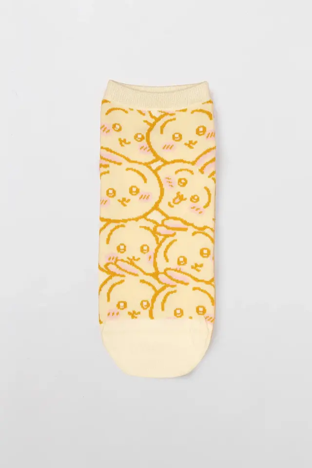 「ちいかわ」たちのトイレシーンがシュールで可愛い！インパクト抜群のソックス新商品デザイン全8種ラインナップ