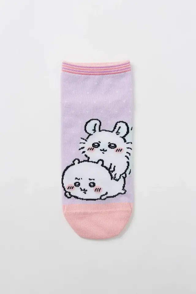 「ちいかわ」たちのトイレシーンがシュールで可愛い!インパクト抜群のソックス新商品デザイン全8種ラインナップ