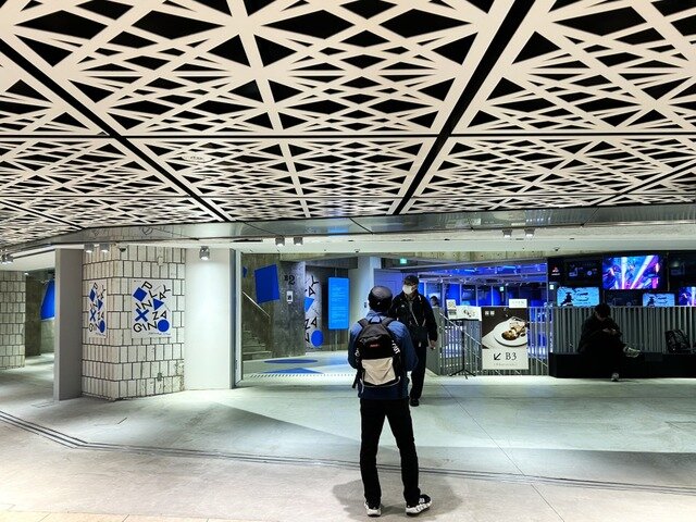 プレステ30年の歴史を“実質”リミナルスペースで体験する意味とは。PS5発売5周年を祝う「PLAY IN GINZA」に行ってきた