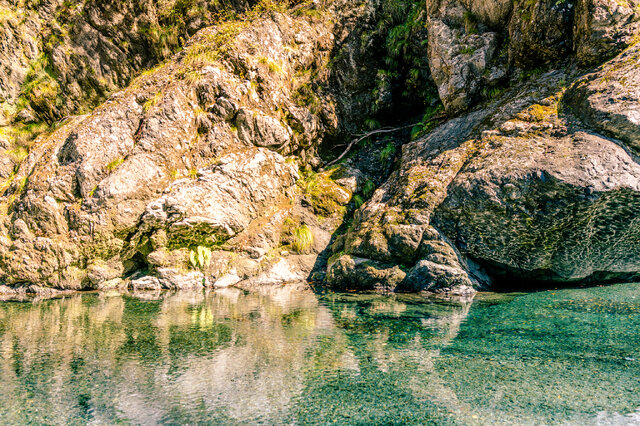 四季美谷温泉近くの河原