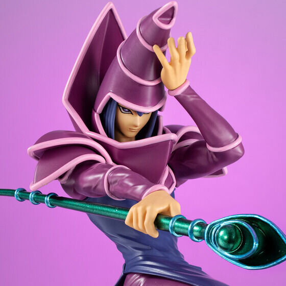 伝説のデュエルをその手に！『遊戯王』より「ブラック・マジシャン」「サイレント・マジシャン」がそれぞれ杖を構え凛々しい姿を立体化