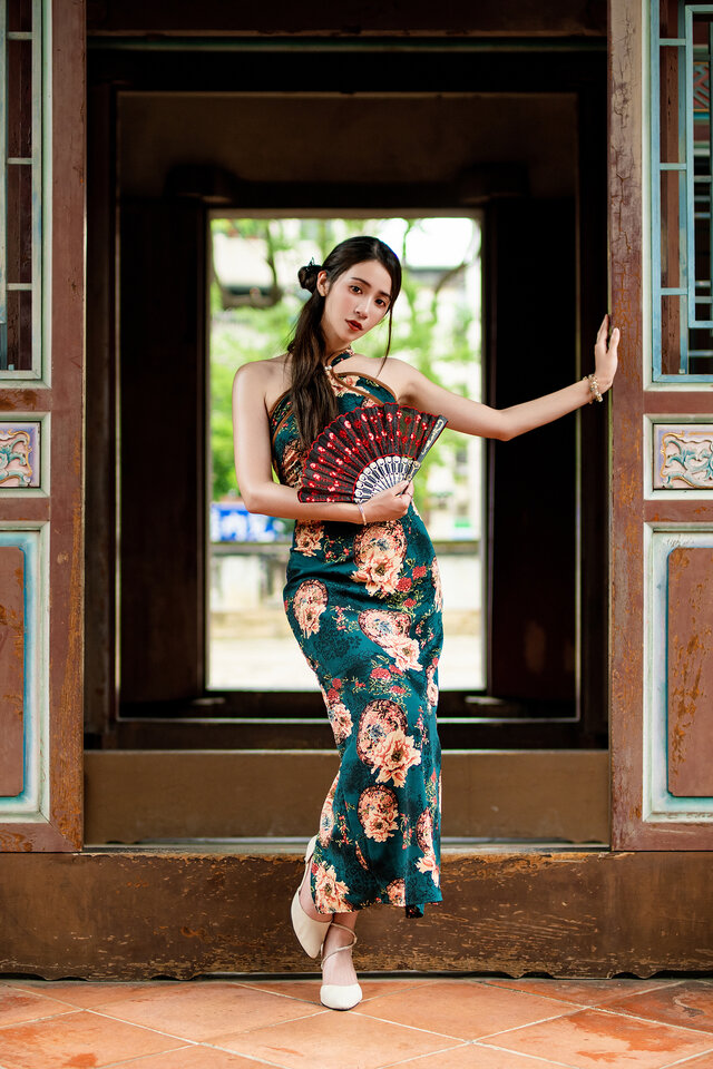 写真展「フォクトレンダーで撮る旗袍(チャイナドレス)」が12月19日から開催─異国の美を切り取った、唯一無二の瞬間に触れる