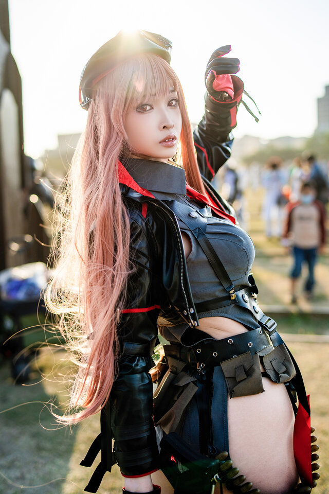 ラピ『勝利の女神：NIKKE』／小楠（Instagram：naaaaaaam_cos2023、X：@Naaamuumm）