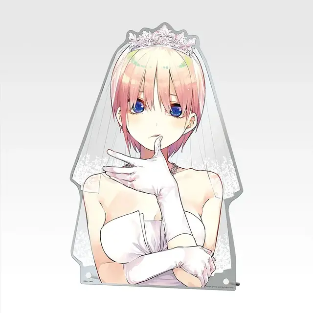 「五等分の花嫁」 原作イラストの一番くじ全ラインナップ公開！ウェディング姿の大型アクリルボードをはじめ、告白シーンを集めた”愛が溢れるTシャツ”など