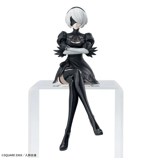 ちょこんと座る姿が美しい…!アニメ「ニーア」より、「2B」フィギュアがアミューズメント施設にて再登場