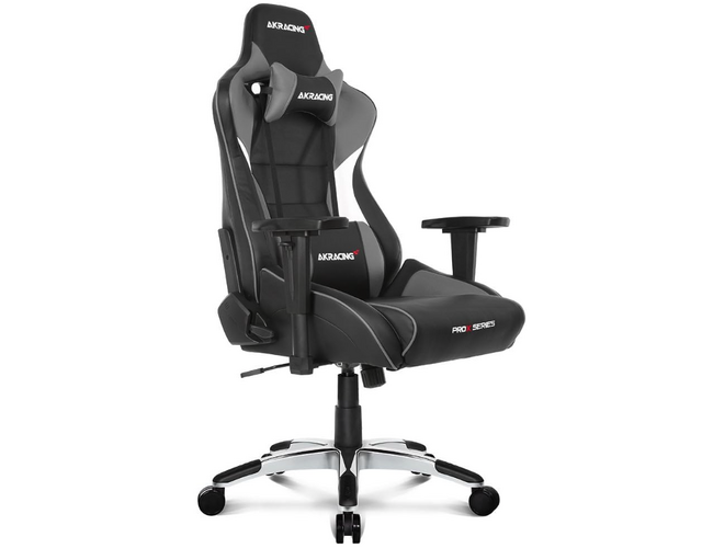 「腰が、肩が、嘘みたいに軽い…」長時間プレイの苦行から解放される、AKRacing最高峰の座り心地に感動しました