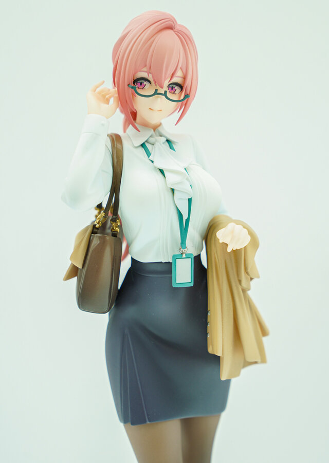 制服姿が眩しい「ホタル」に抜刀姿の「星見雅」、神秘的な「コロンビーナ」など、HoYoverse作品の人気キャラフィギュアが勢揃い【WF2026冬】