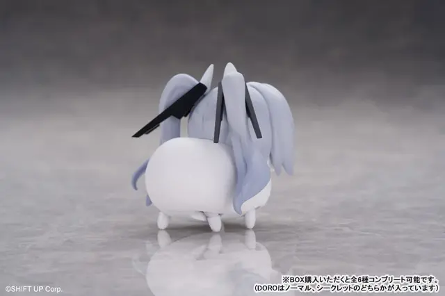 『勝利の女神：NIKKE』謎生物「DORO」が電動ホビーに！ “専用ドッグラン”と共に登場ーシークレットは「金のDORO」