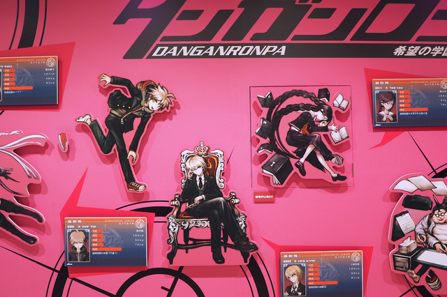 『ダンガンロンパ』15年の歩みをイラストやおしおき、謎解きと共に！「ダンガンロンパ15周年記念展」レポート