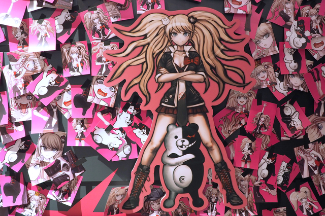 『ダンガンロンパ』15年の歩みをイラストやおしおき、謎解きと共に！「ダンガンロンパ15周年記念展」レポート