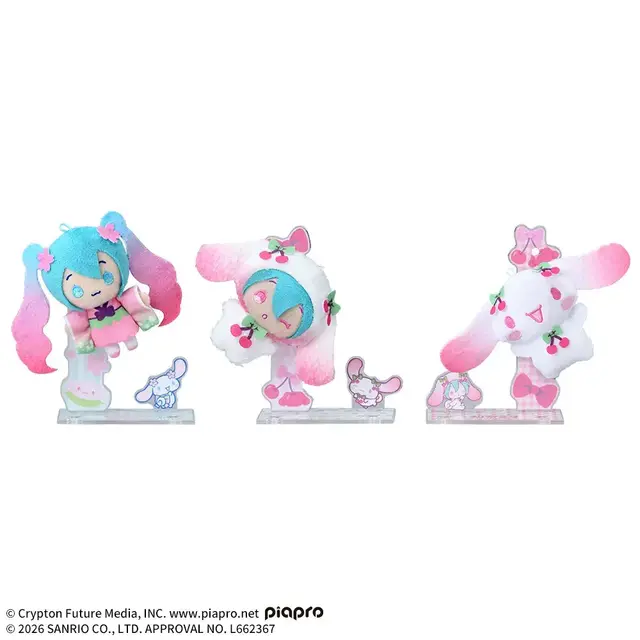 桜餅みたいな「初音ミク×シナモロール」に癒される！ アクスタとぬいぐるみを合わせて飾れる「アクぬい」がプライズ景品に