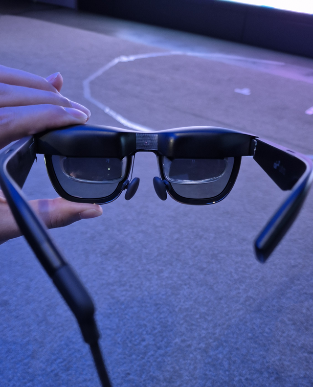 ミリ波通信で進化した、凪乃ましろ3Dトークライブ体験レポート――ARグラス越しの“存在感”